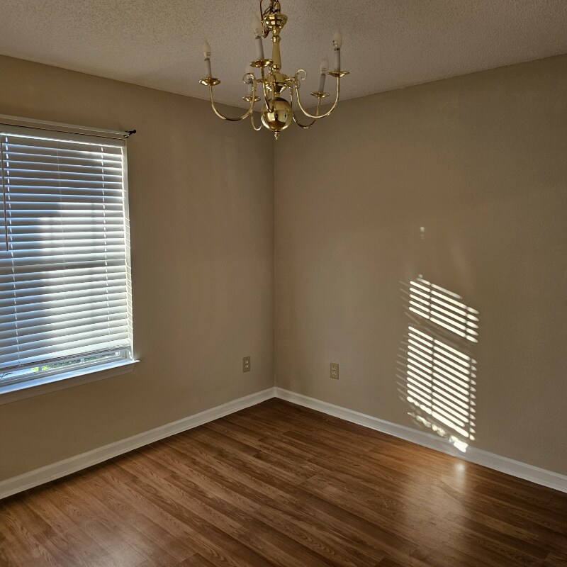 Building Photo - 205 Killian Green Dr