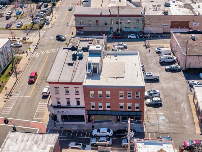 Building Photo - 145 Main St