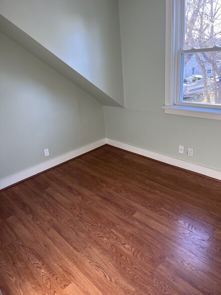 Building Photo - 14 Uncle Sams Ln