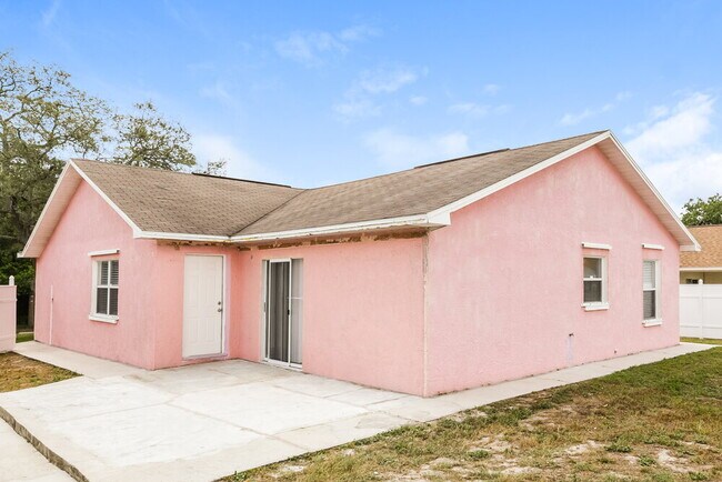 Building Photo - 9804 N Connechusett Rd