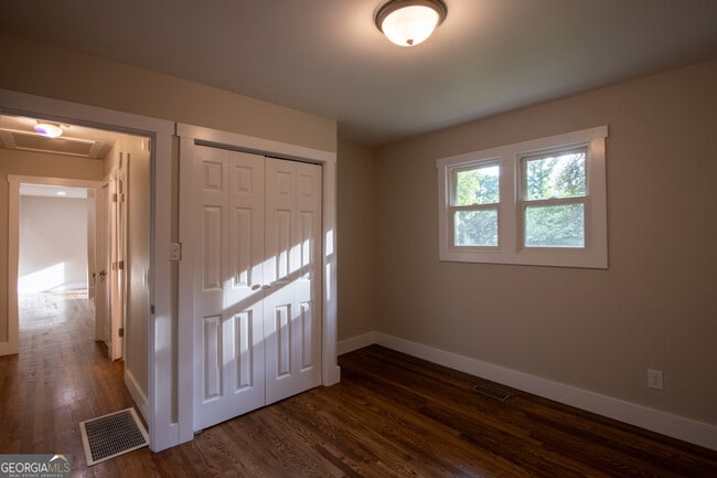 Building Photo - 165 Habersham Dr