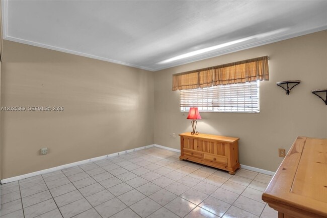 Building Photo - 1757 W 57th St