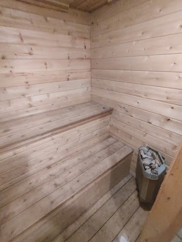 Building Photo - 33 Charles St