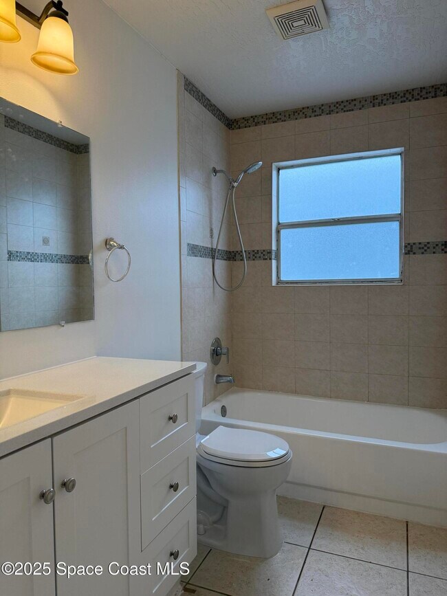 Building Photo - 2530 Street Pauls Dr