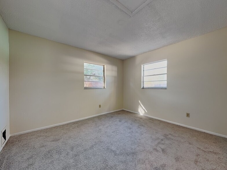 Building Photo - 15696 Bolesta Rd