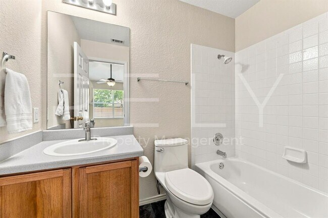 Building Photo - 103 Prairie Springs Loop