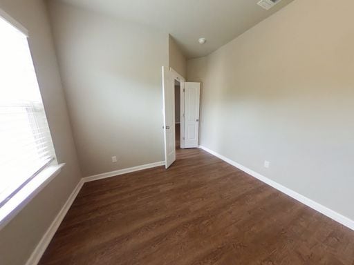 Building Photo - Beautiful Home with Everything in the Windcrest Gardens!