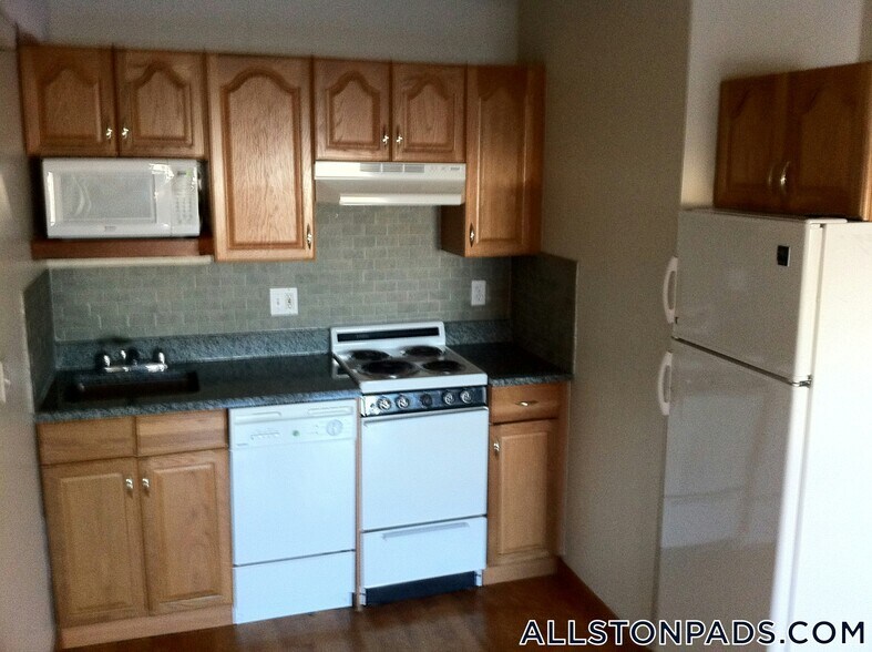 Building Photo - 1110 Commonwealth Ave