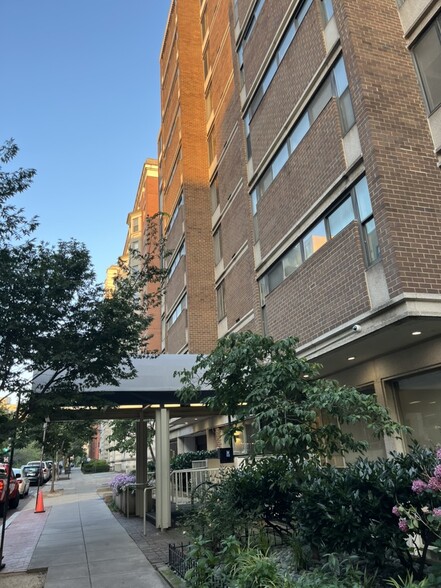 Building Photo - 1420 N St NW