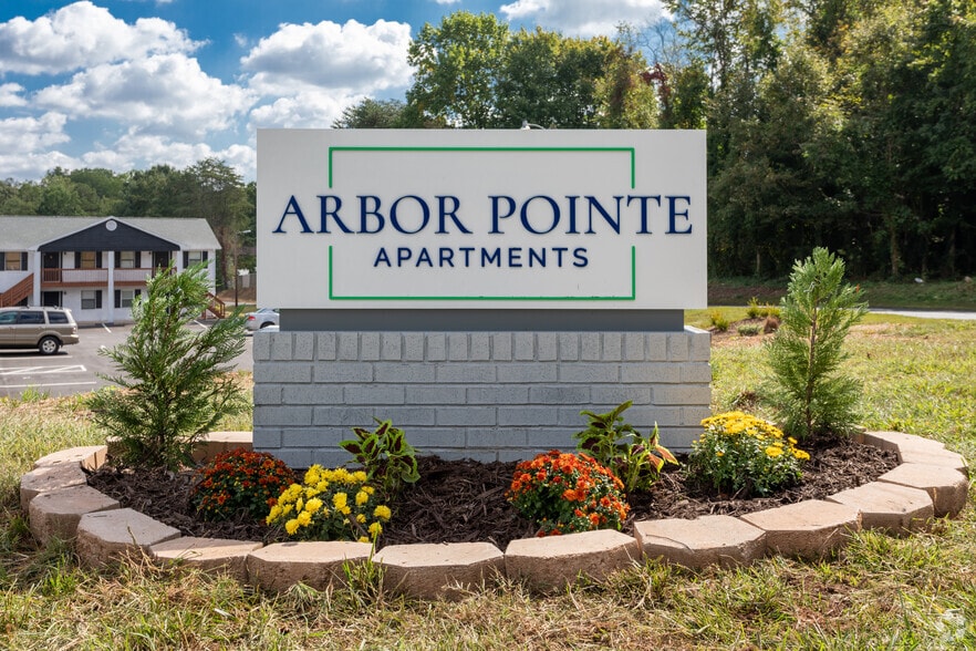 Sign - Arbor Pointe