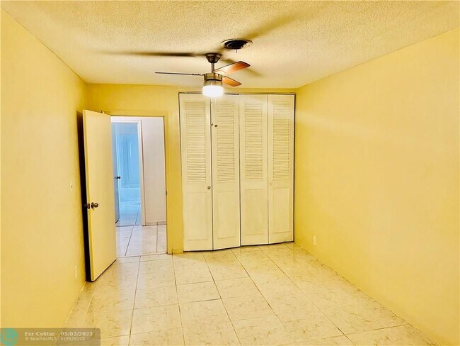 Building Photo - 6535 SW 8th Pl