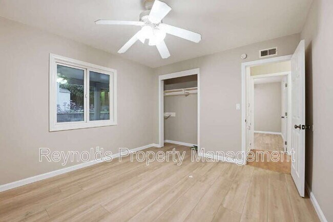 Building Photo - 9002 Watson Pl