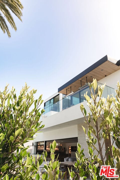 Building Photo - 606 N Ardmore Ave