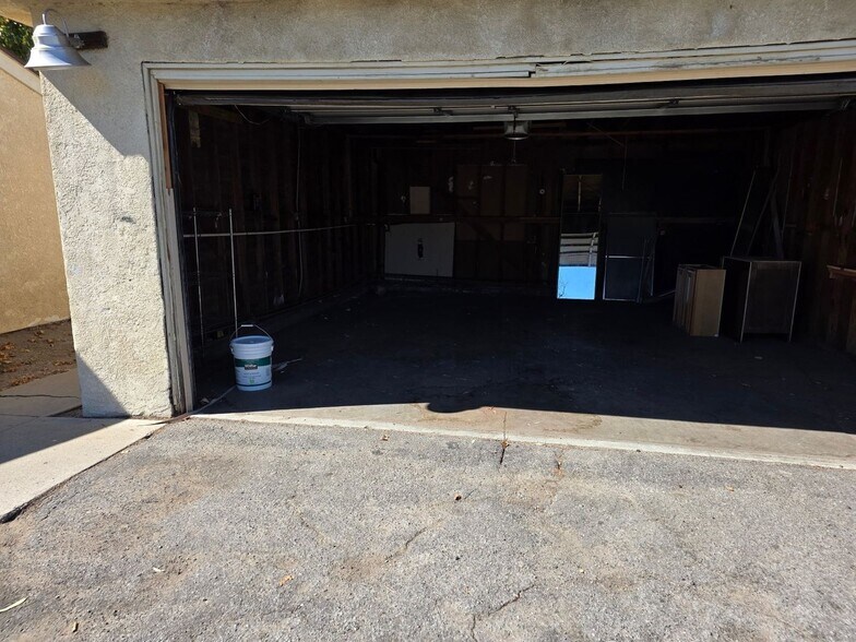 Building Photo - 16594 Orange Way