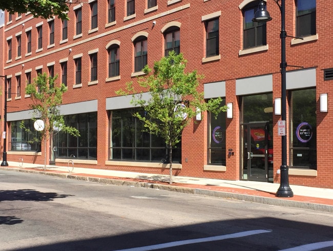 Enso Retail Storefront - 50 Centre/Enso (Artist) Flats