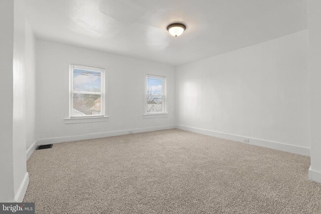 Building Photo - 221 Broadway St