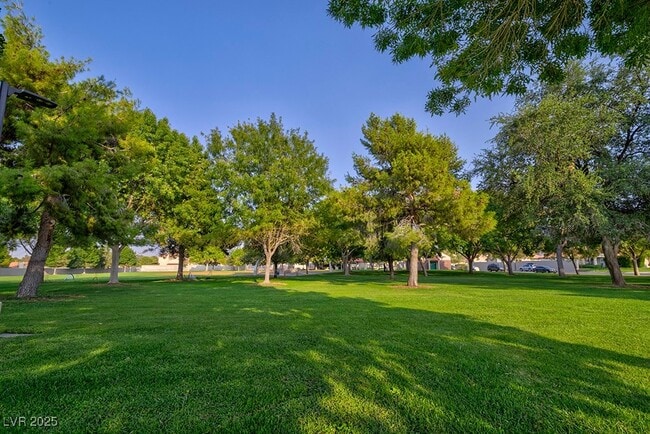 Building Photo - 2394 Millcroft Dr