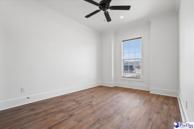 Building Photo - 1302 Twelve Oaks Ln
