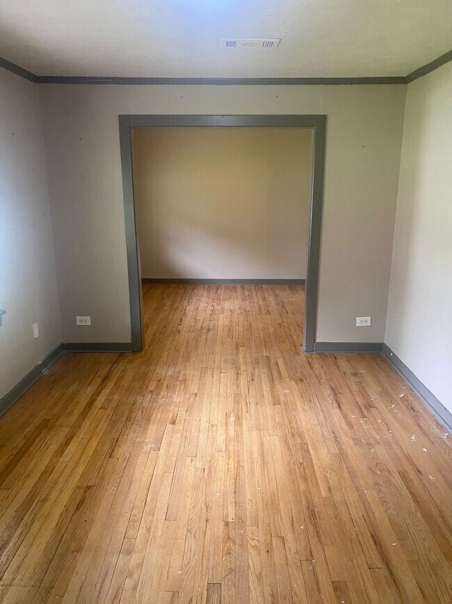 Building Photo - Overstreet Drive