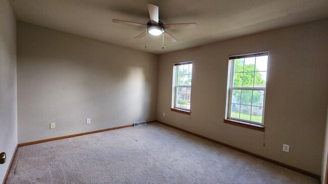 Building Photo - 9412 Briar Haven Dr