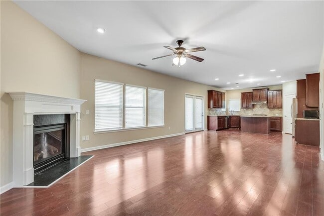 Building Photo - 270 Woods Creek Dr