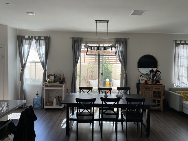 Dining room - 969 W Jasmine Way