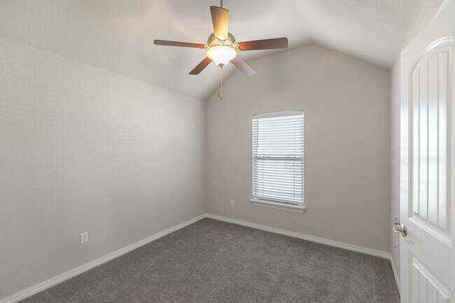Building Photo - 1230 Gardenia St