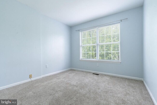 Building Photo - 307 Thyme Ln