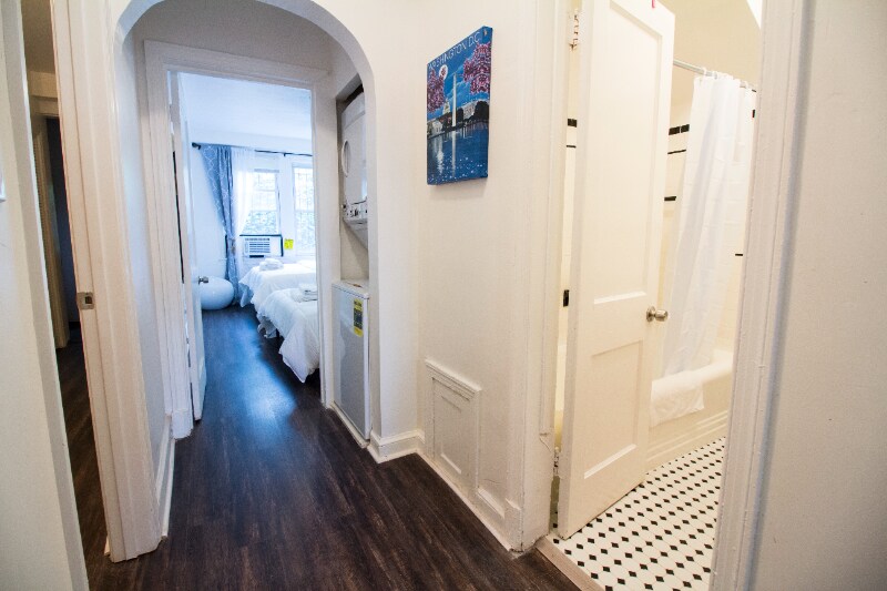 Building Photo - 2803 Q St SE