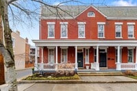 Building Photo - Beautiful 3 Bedroom Corner Lot on West Ave! ***Available 08/10/2026***