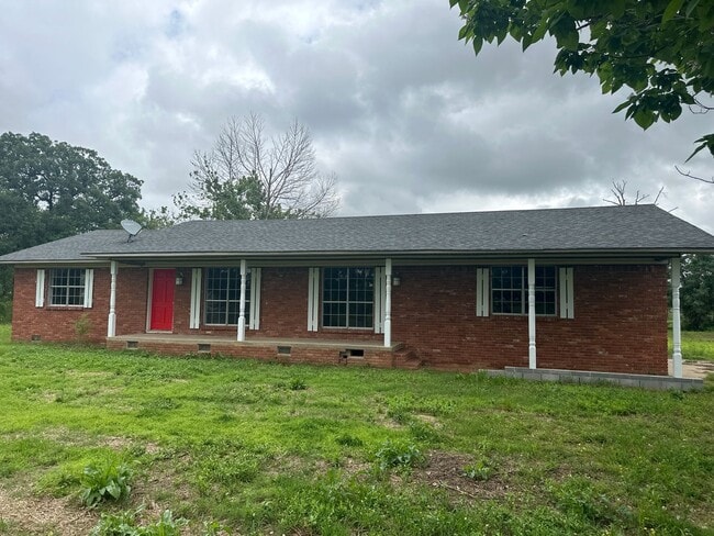 Primary Photo - 439 Oak Grove Rd