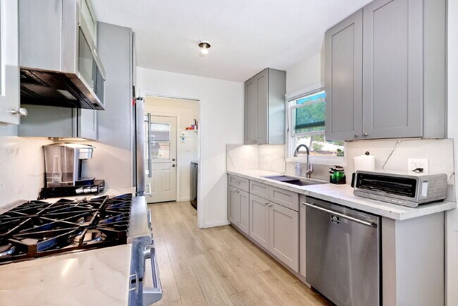 Building Photo - Beautifully Renovated La Mesa Home with 2-Car Detached Garage!