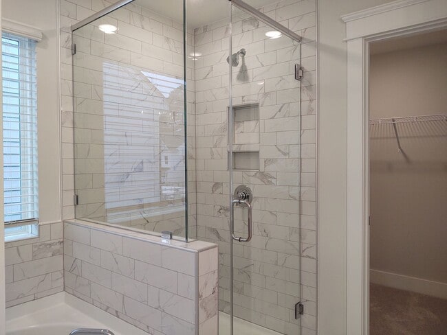 Building Photo - Beautiful Home located in the McKee Grove ...