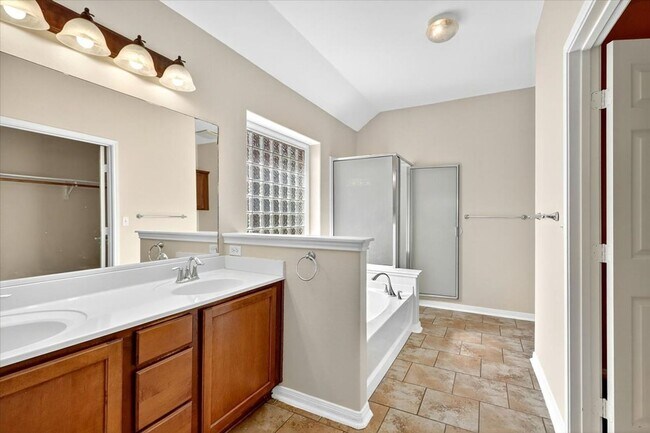 Building Photo - 6018 Tapestry Dr