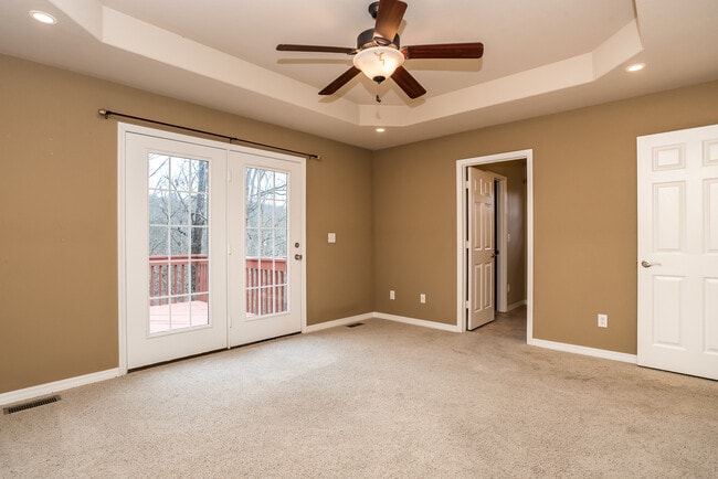 Building Photo - 5 Wreston Ln