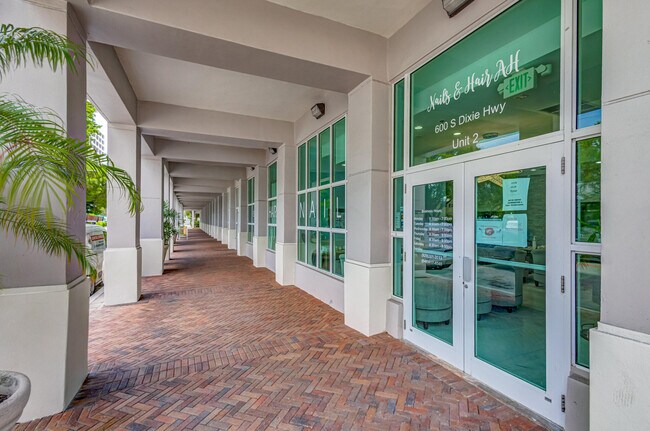 Building Photo - 600 S Dixie Hwy