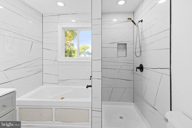 Building Photo - 720 Cinnaminson Ave
