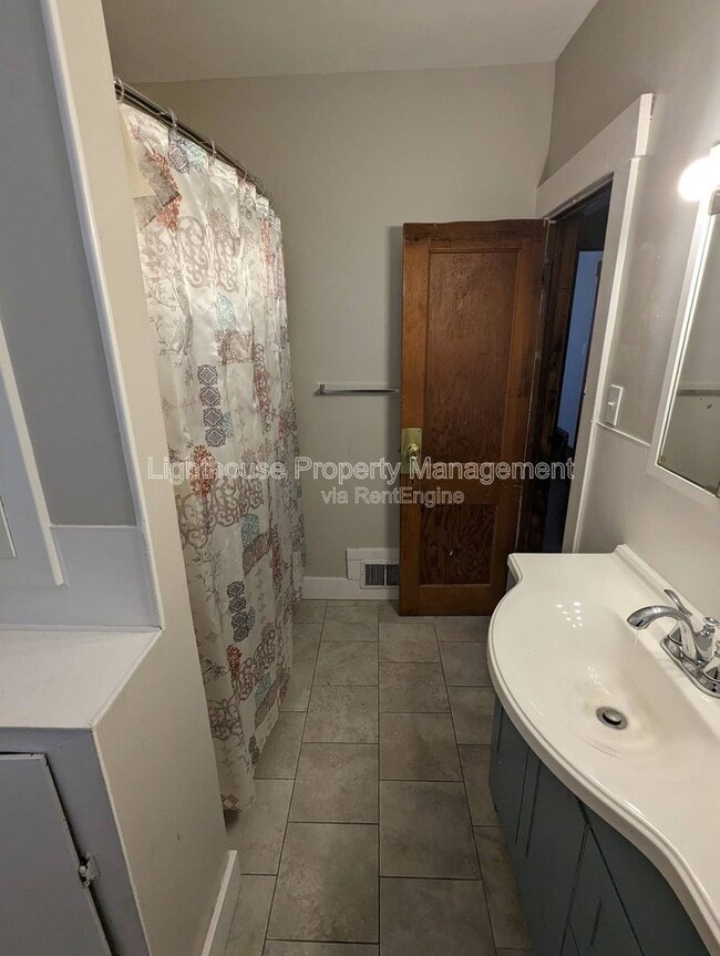 Building Photo - 449 24th St N