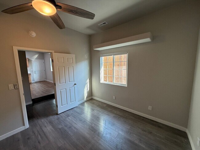 Building Photo - 1330-1334 SW 8th Ave Triplex/crema102-626