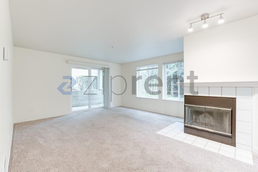 Building Photo - 1674 118th Ave SE