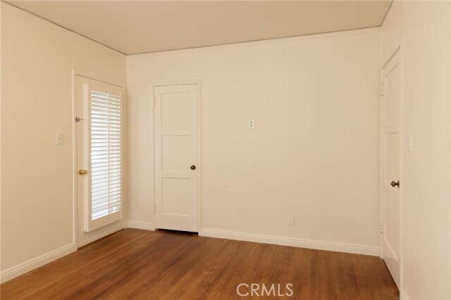 Building Photo - 757 E Doran St