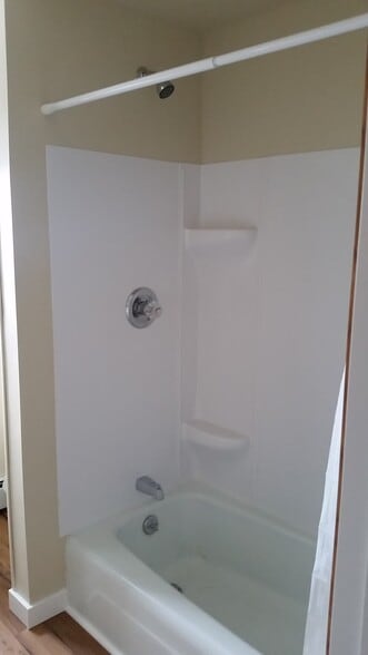 Bath - 241 S Healy Ave