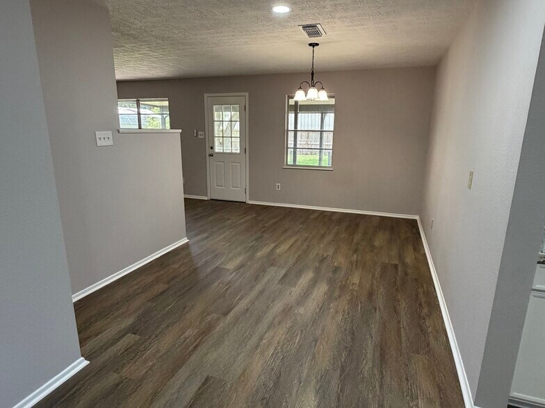 Dining space from kitchen - 415 N 33rd St