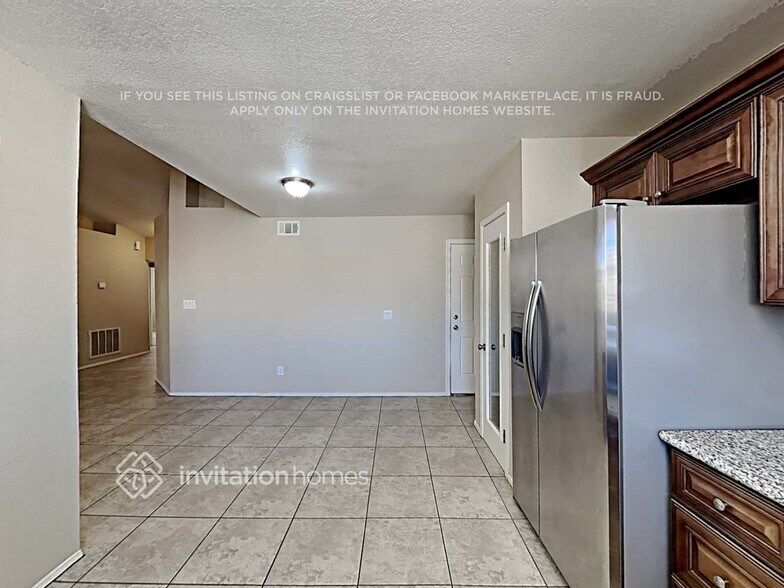 Building Photo - 11228 W Townley Ave