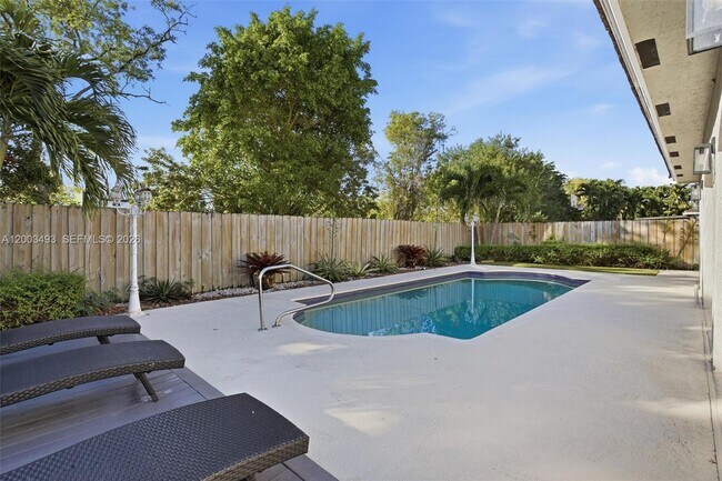 Building Photo - 12920 SW 143rd Terrace