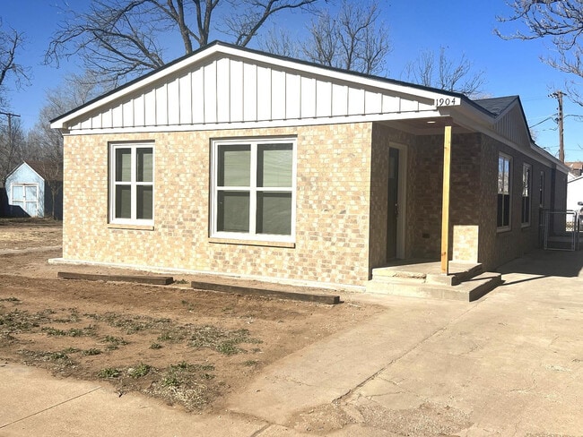 Primary Photo - 1904 17th St