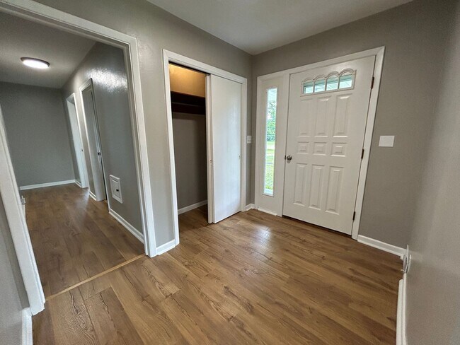 Building Photo - Newly Renovated Three Bedroom Home with Th...