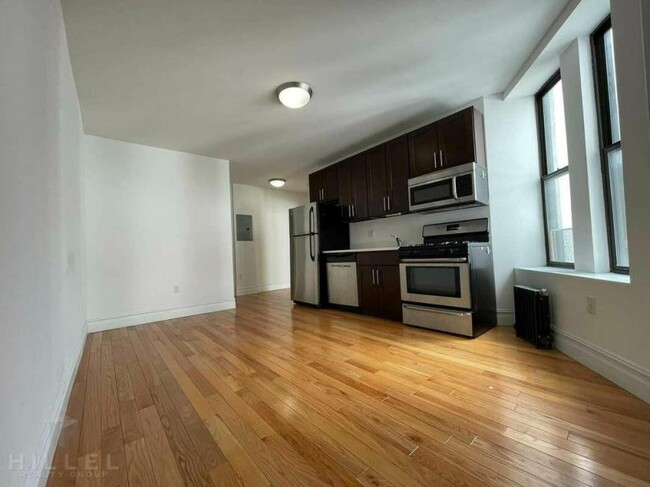 Building Photo - 1 bedroom in ASTORIA NY 11106