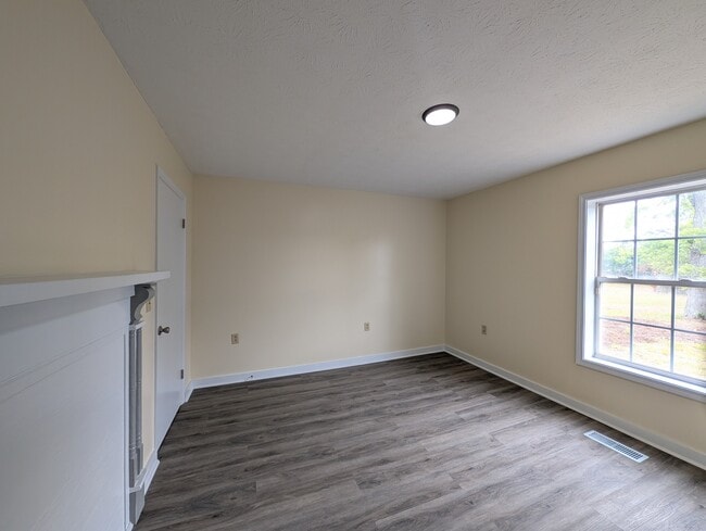 Building Photo - 84 Womack Ave
