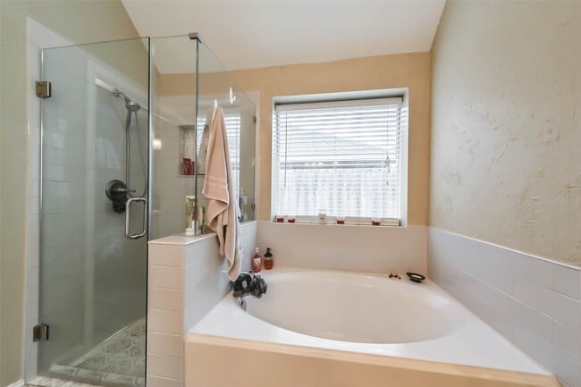 Building Photo - 9926 Elm Meadow Trail